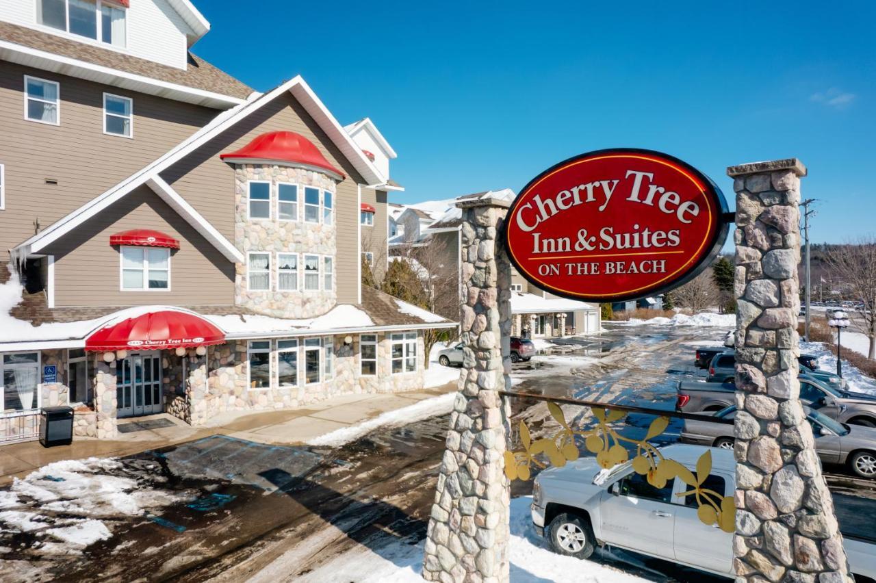 Cherry Tree Inn & Suites مدينة ترافيرز المظهر الخارجي الصورة
