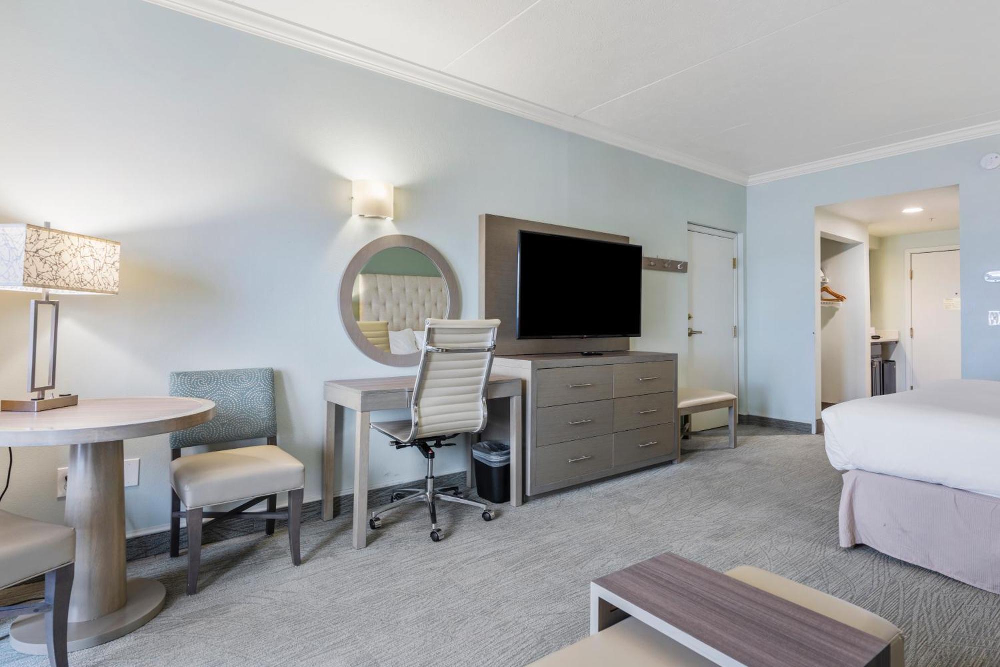 Cherry Tree Inn & Suites مدينة ترافيرز المظهر الخارجي الصورة