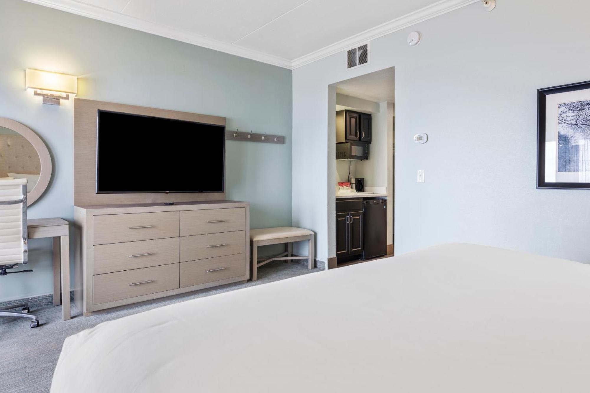 Cherry Tree Inn & Suites مدينة ترافيرز المظهر الخارجي الصورة