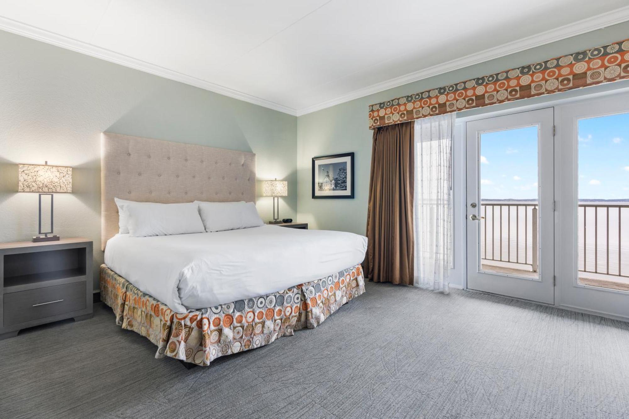 Cherry Tree Inn & Suites مدينة ترافيرز المظهر الخارجي الصورة
